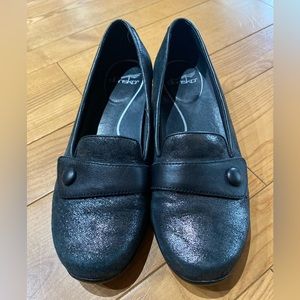 Dansko 40 Black and Pewter Leather Dress Flats/Loafers